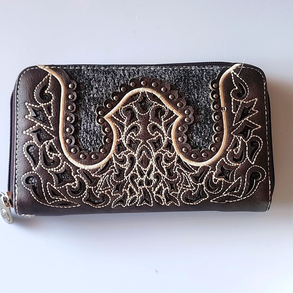 P&G Wallet. Gray and Brown Color. ☆☆☆
